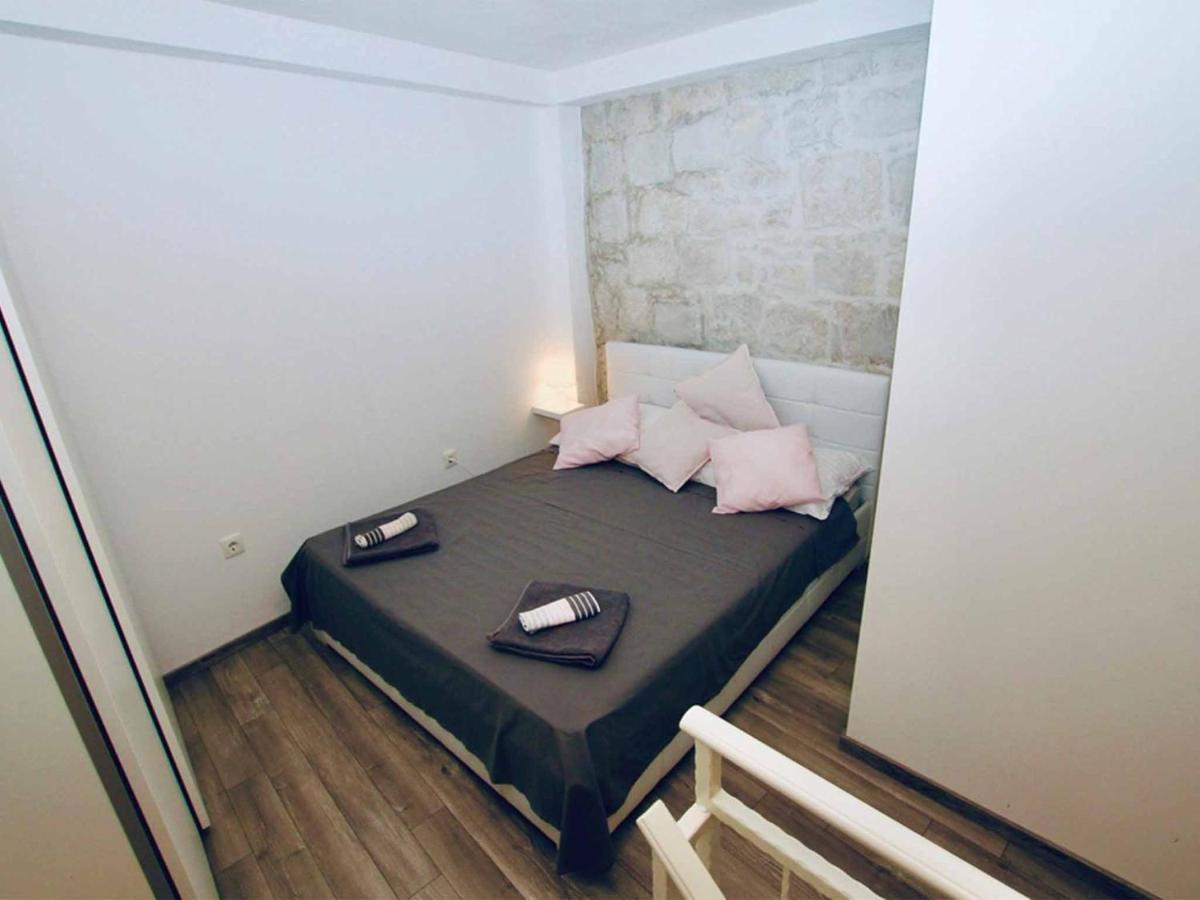 Dalmatian White Shell Apartment Kastela Luaran gambar